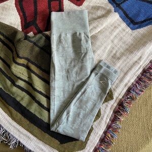 GYMSHARK CAMO SEAMLESS SAGE GREEN LEGGING
